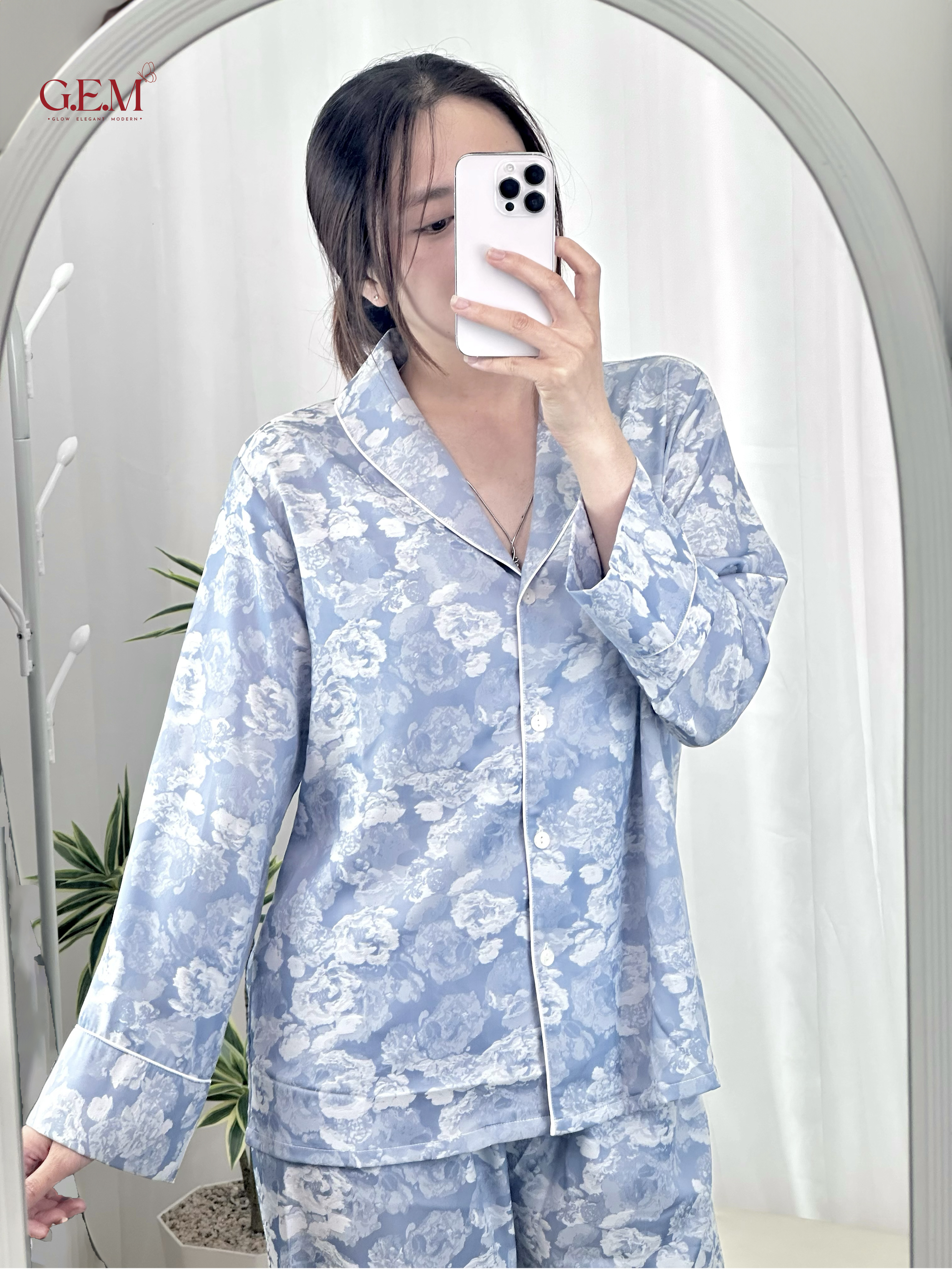 Quần jean ống loe cạp cao
